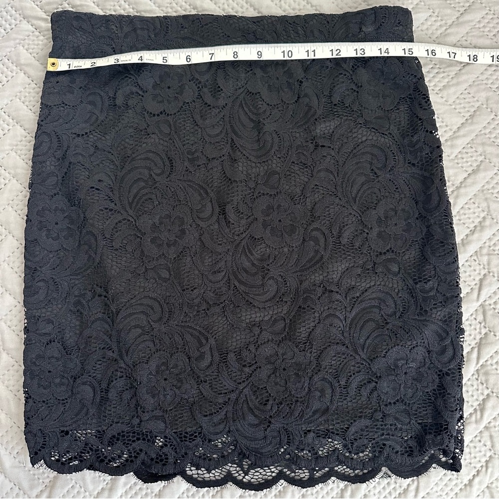Black Lace Mini Pencil Skirt